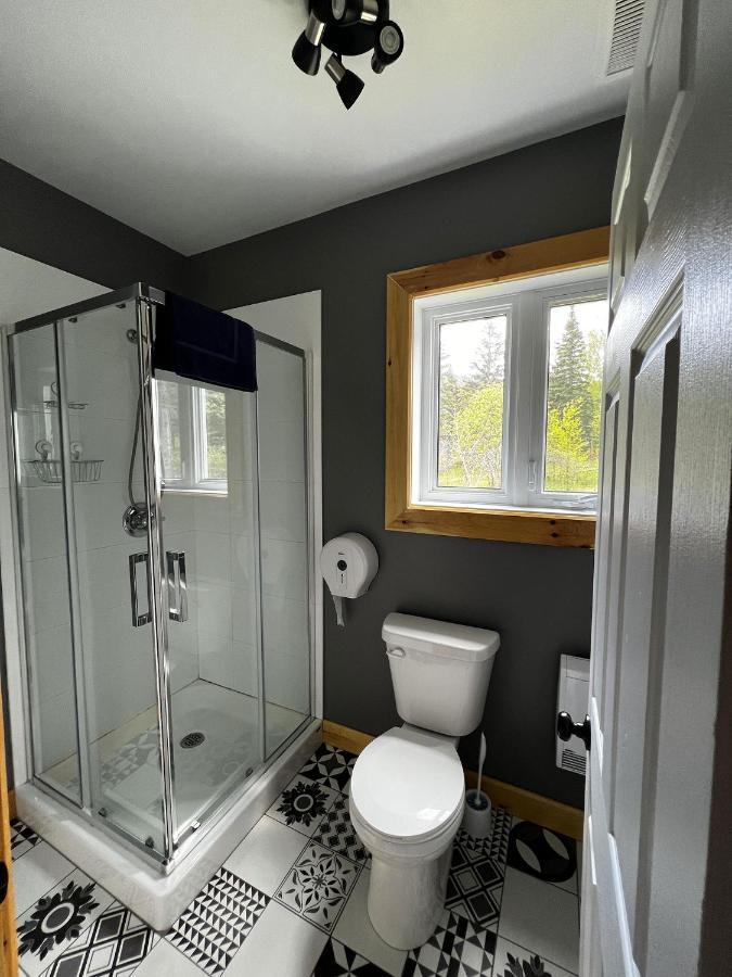 Chill Shack - Auberge Jeunesse Sainte Anne-des-Chênes エクステリア 写真