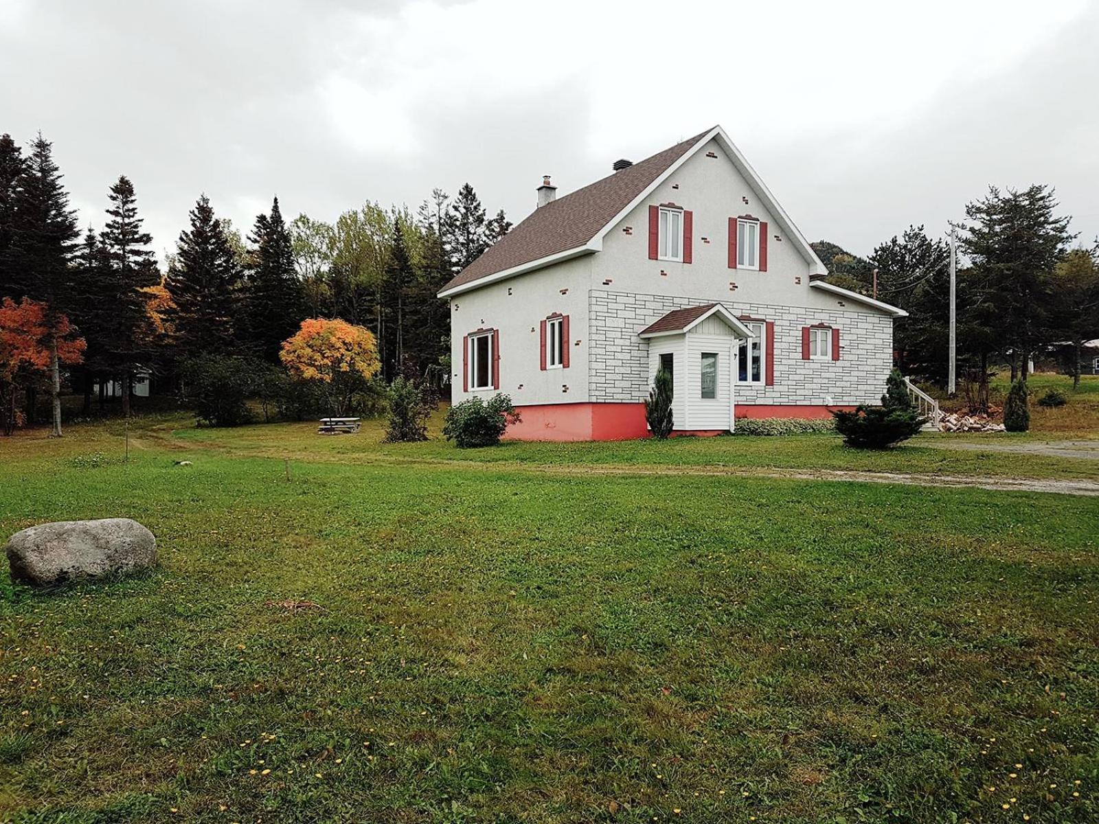 Chill Shack - Auberge Jeunesse Sainte Anne-des-Chênes エクステリア 写真